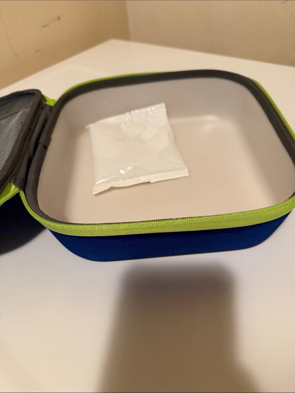 Manna Royal Blue Neoprene Lunch Case - Picture 7 of 8